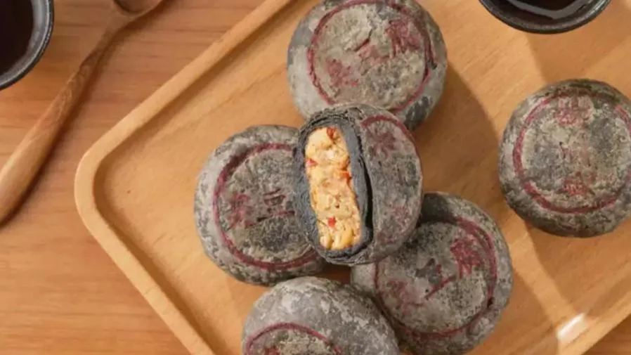「臭豆腐月餅」中秋來襲！到底是奇葩還是美味？的封面圖片