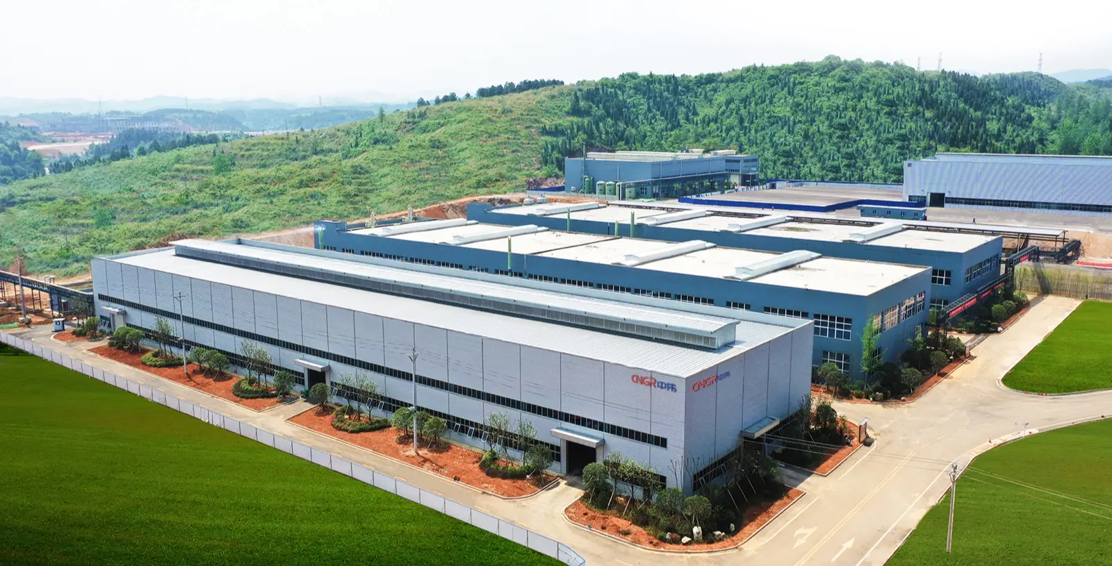 根據招股計劃，中偉新材本次擬全球發售 1.04 億股 H 股，其中香港公開發售佔 10%，國際配售佔 90%，不設強制回撥機制，整體協調人可酌情將公開發售比例提高至最多 15%。(圖：中偉新材官網)