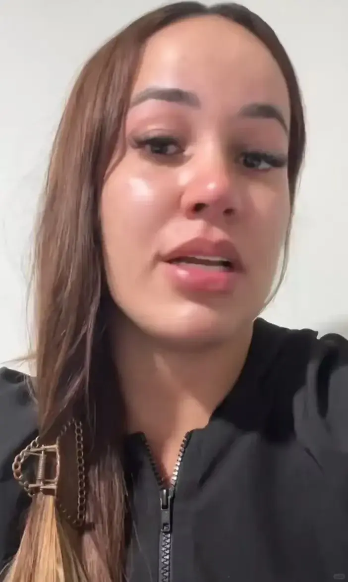 巴西女網紅弗拉加（Monniky Fraga）為博關注，自導自演綁架案，丈夫盧卡斯（Lucas）不知情且遭毆打，調查近一年後她因多項罪名被捕，下場淒慘。（來源：網絡）