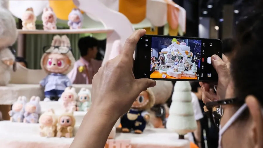 泡泡瑪特直播事故「79元貴了」引公憤 9月以來股價暴跌超35%  SKULLPANDA錯印「POP MAET」的封面圖片