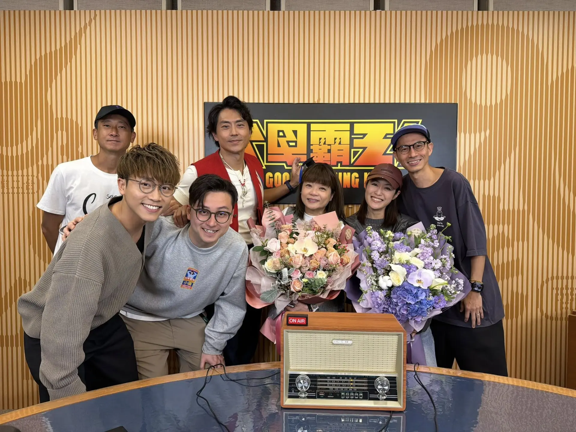值得一提的是，今年10月底，小儀正式離開效力長達31年的商業電台，結束《早霸王》的主持生涯，當時她強調「裸辭」並非因健康問題，而是希望有更多時間陪伴家人、享受生活。(圖：Kitty Yuen Siu Yee 阮小儀@FB)