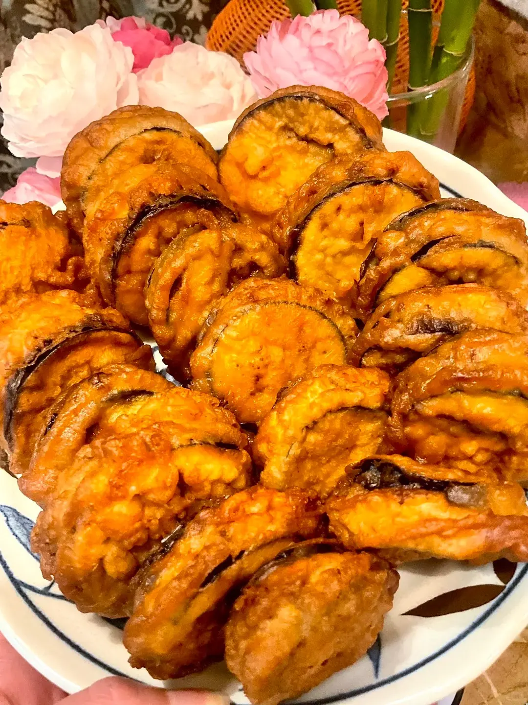 炸茄盒（示意圖來源：小紅書網友）