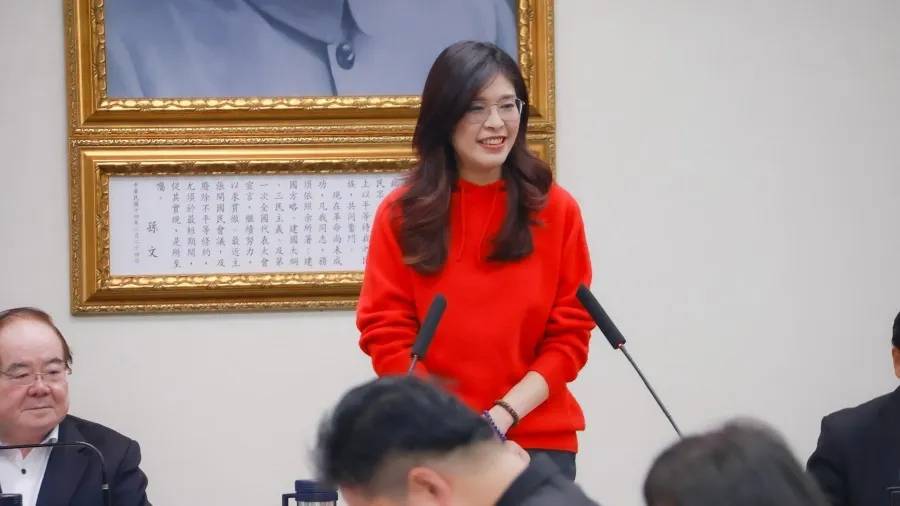 國民黨員對鄭麗文「先訪中後訪美」的兩岸和平期待的封面圖片