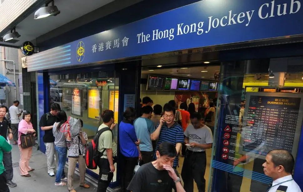 比對近5年紀錄，發現十大之中只有位於屯門市廣場、荃灣青山道、尖沙咀漢口道、上環干諾道西、大埔廣場及上水石湖墟有開出頭獎。(圖：網絡翻攝)