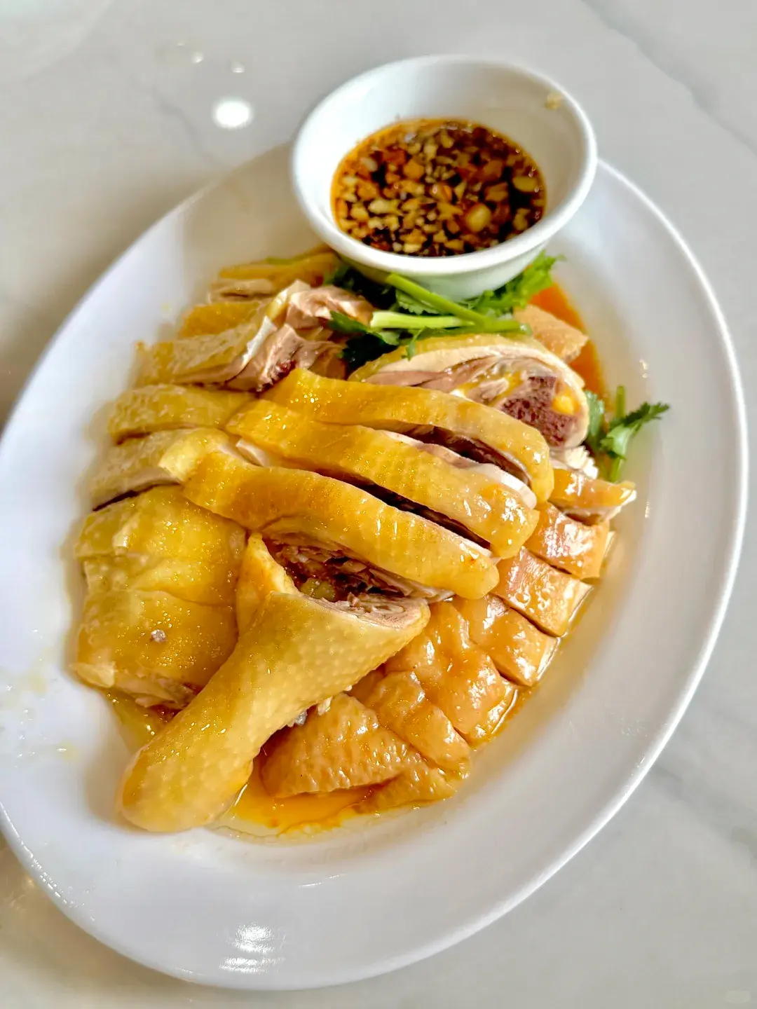 年三十團圓飯，廣式白切雞必須上場。（示意圖來源：小紅書網友）