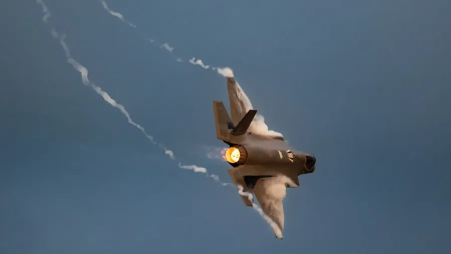 美軍恢復空襲伊朗終止短暫停火 伊朗報復攻擊約旦美軍基地摧毀F-35的封面圖片