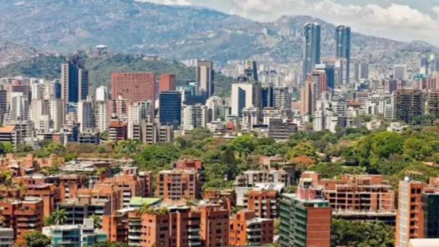 特朗普稱委內瑞拉空域「應被視為關閉 」  委內瑞拉強烈譴責的封面圖片