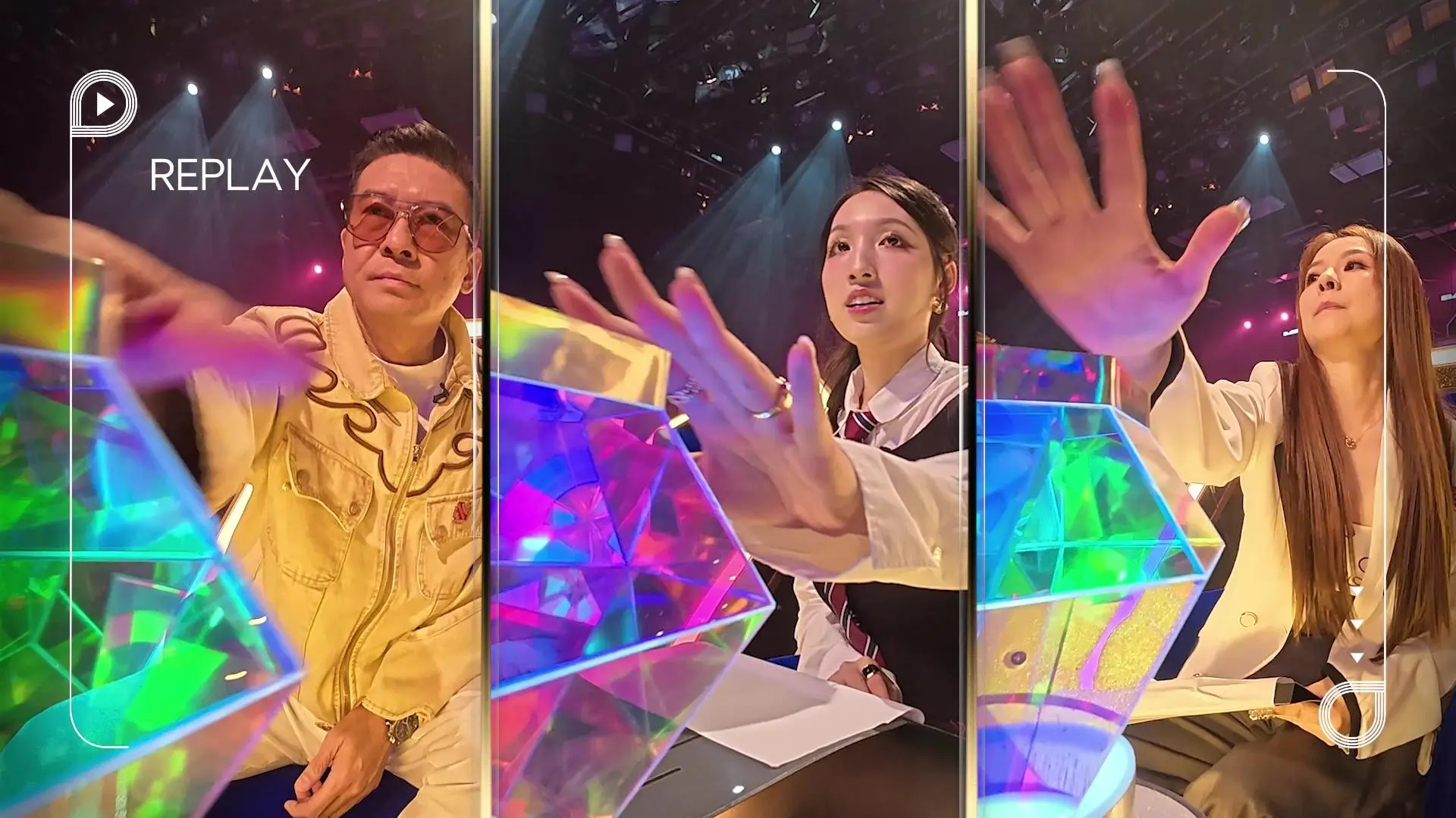 與往季不同，第四季新增「盲選」賽制，參賽者僅能憑歌聲爭取評審撳燈，0-1 燈者直接淘汰，2-4 燈者進入等候區待翻盤，獲得 5 燈則可直接晉級，嚴格賽制更凸顯實力唱將的亮眼表現。(圖：《中年好聲音 4》)