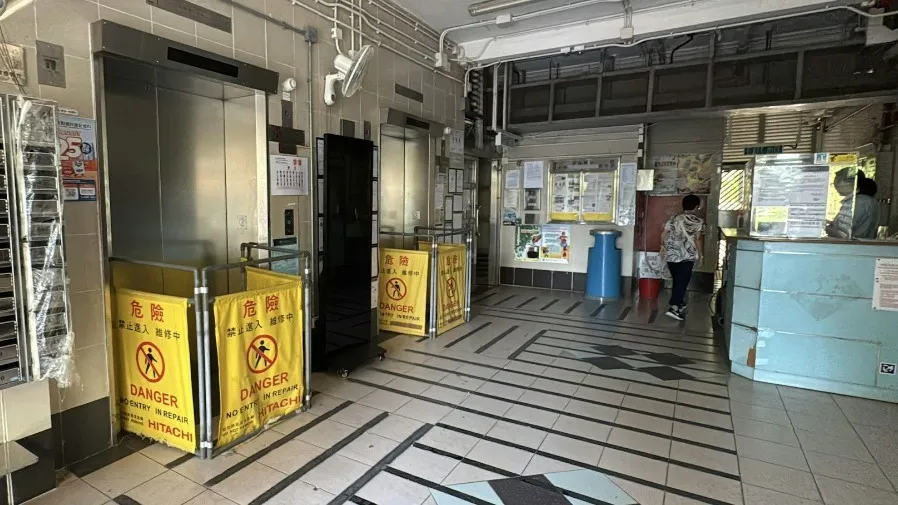 元朗水邊圍邨12小時兩度停電！30度高溫下居民熱醒，中電疑第三方干擾電纜故障的封面圖片