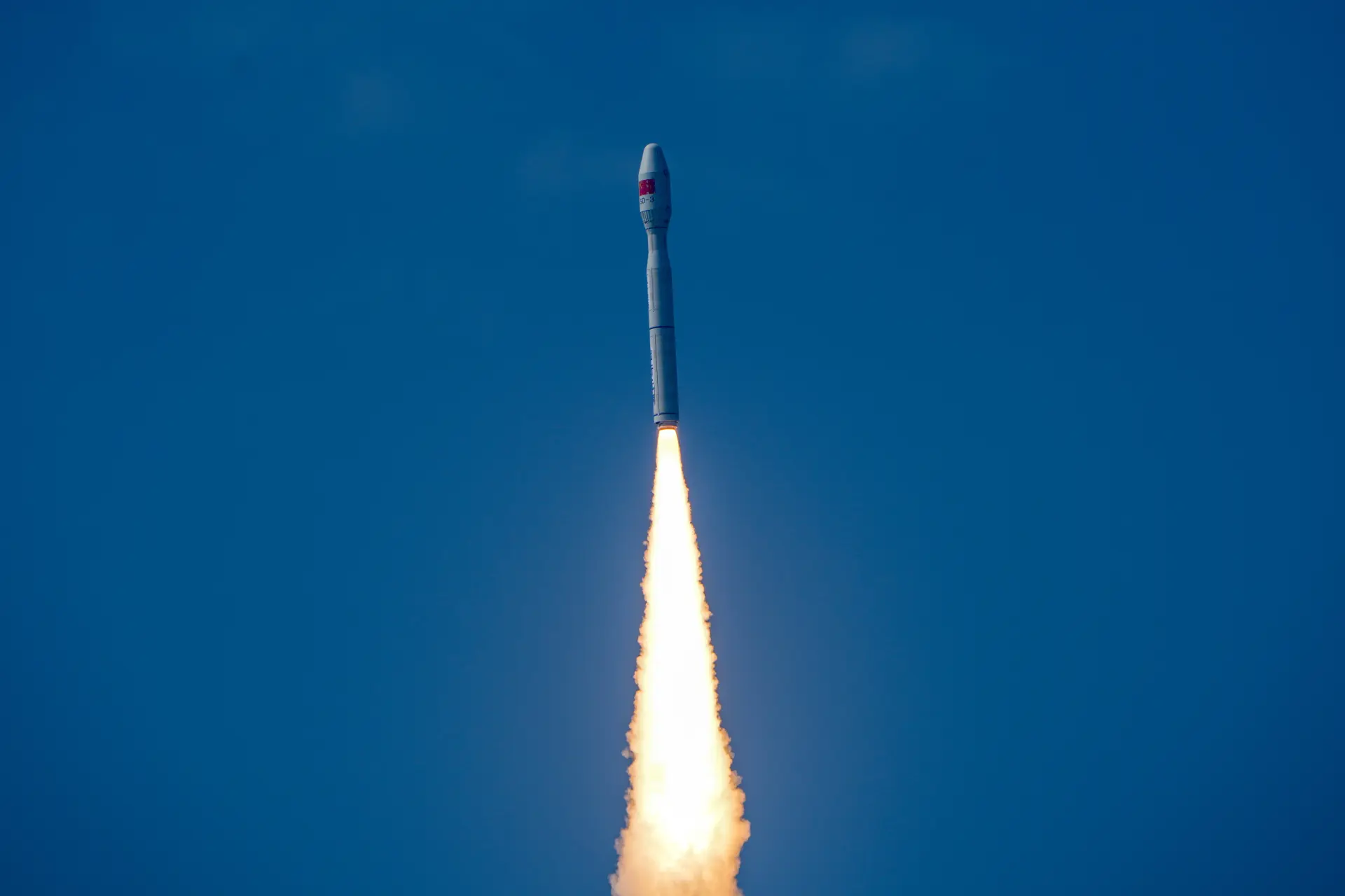 港中大衛星首席科學家暨太空與地球信息科學研究所所長關美寶教授亦表示，這是多方通力合作的成果，衛星將持續提供高解析度、多譜段的寶貴對地觀測數據，展現港中大在地球科學與航天遙感領域的國際影響力。(圖：新華社)