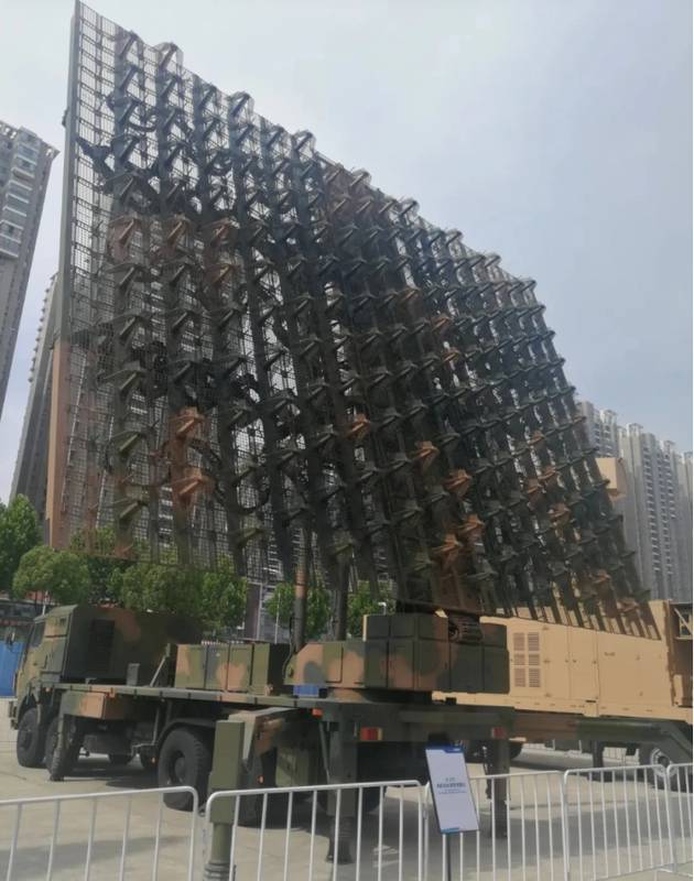 中國國產米波反隱形雷達車。(網絡圖片)