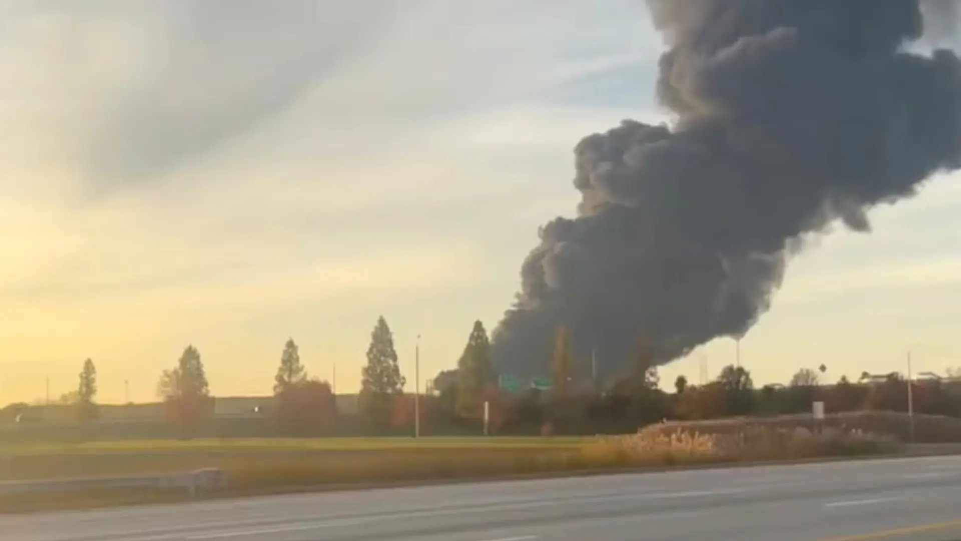 據美國聯邦航空管理局（FAA）通報，涉事貨機原定飛往夏威夷檀香山丹尼爾井上國際機場，機上搭載 3 名機組人員，目前均下落不明。(圖：網絡截圖)