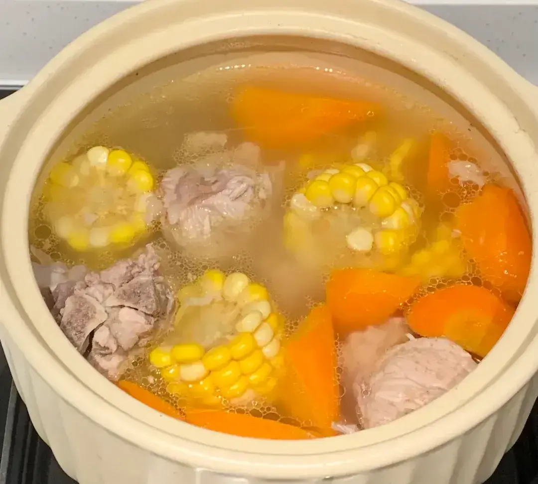 胡蘿蔔玉米豬骨湯（示意圖來源：小紅書網友）