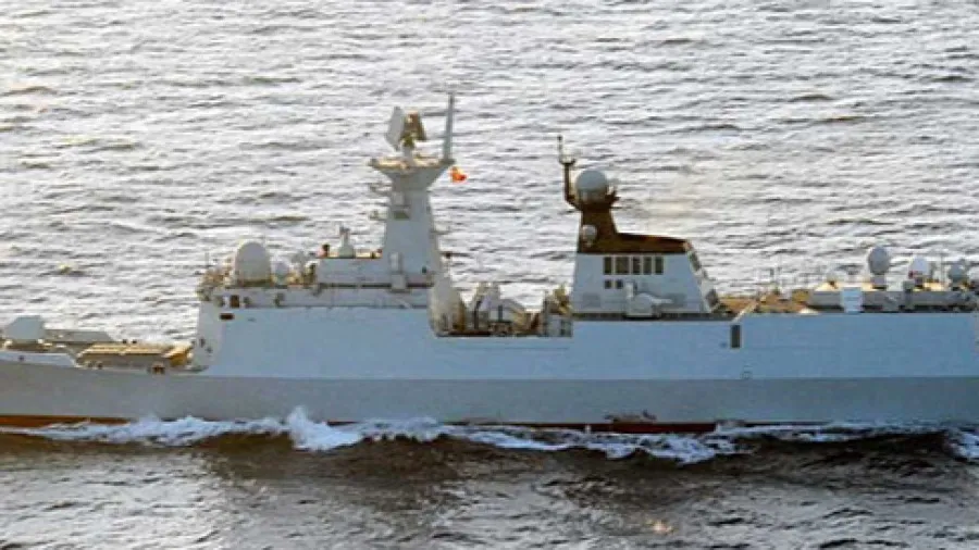 不甩美軍封鎖 中國海軍「大慶艦」護航 4 大型油輪通過霍爾木茲海峽的封面圖片