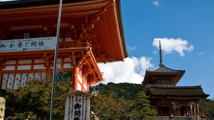 中日關係惡化衝擊觀光：中國旅客大阪訂房腰斬 部分飯店幾乎全空的封面圖片