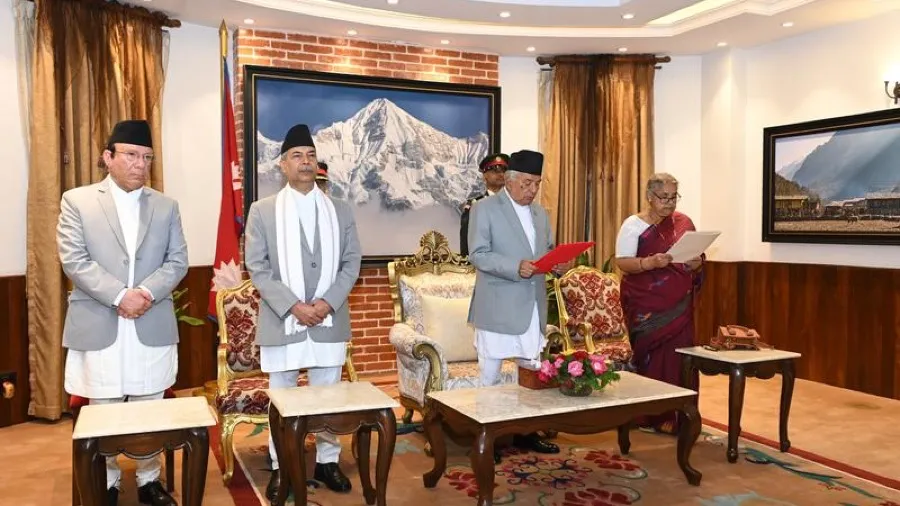 73歲前大法官卡爾基就任尼泊爾過渡政府總理的封面圖片