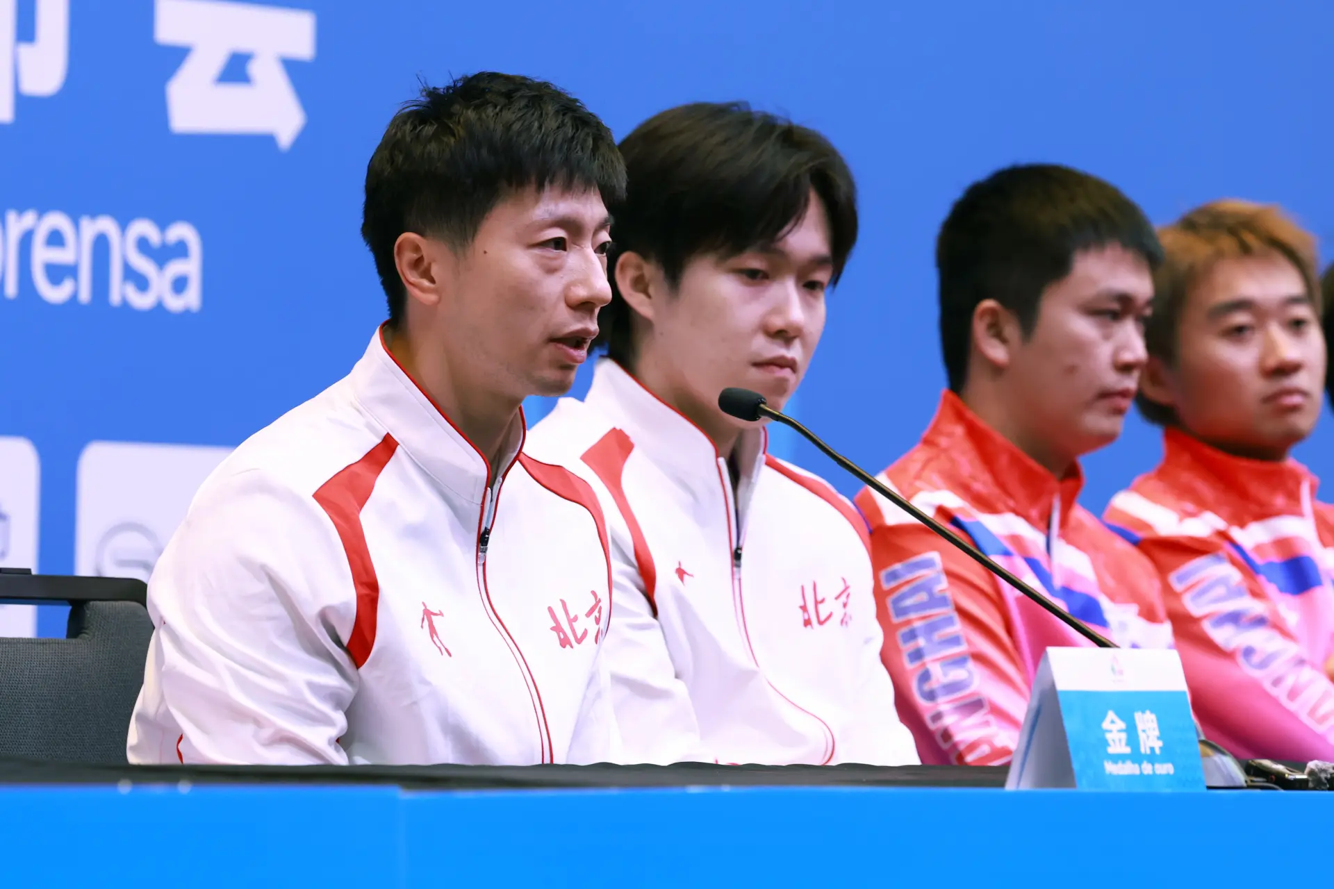 馬龍在接受採訪時說：「每一塊金牌都非常重要，我最珍惜的是場上拚搏的過程，這給自己留下了美好的回憶。」(圖：新華社)