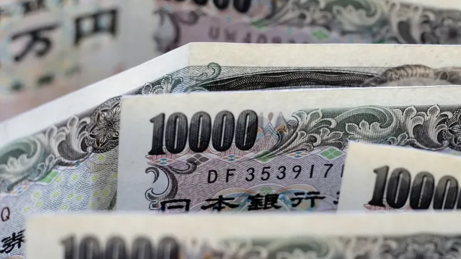 上環找換店遭四刀匪劫走10億日圓 警方速拘一人追查餘黨  持雙程證男子遇劫無受傷的封面圖片