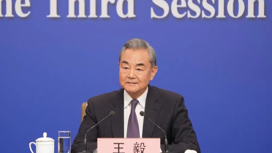 王毅與多國外長通話 呼籲對話解決中東衝突的封面圖片