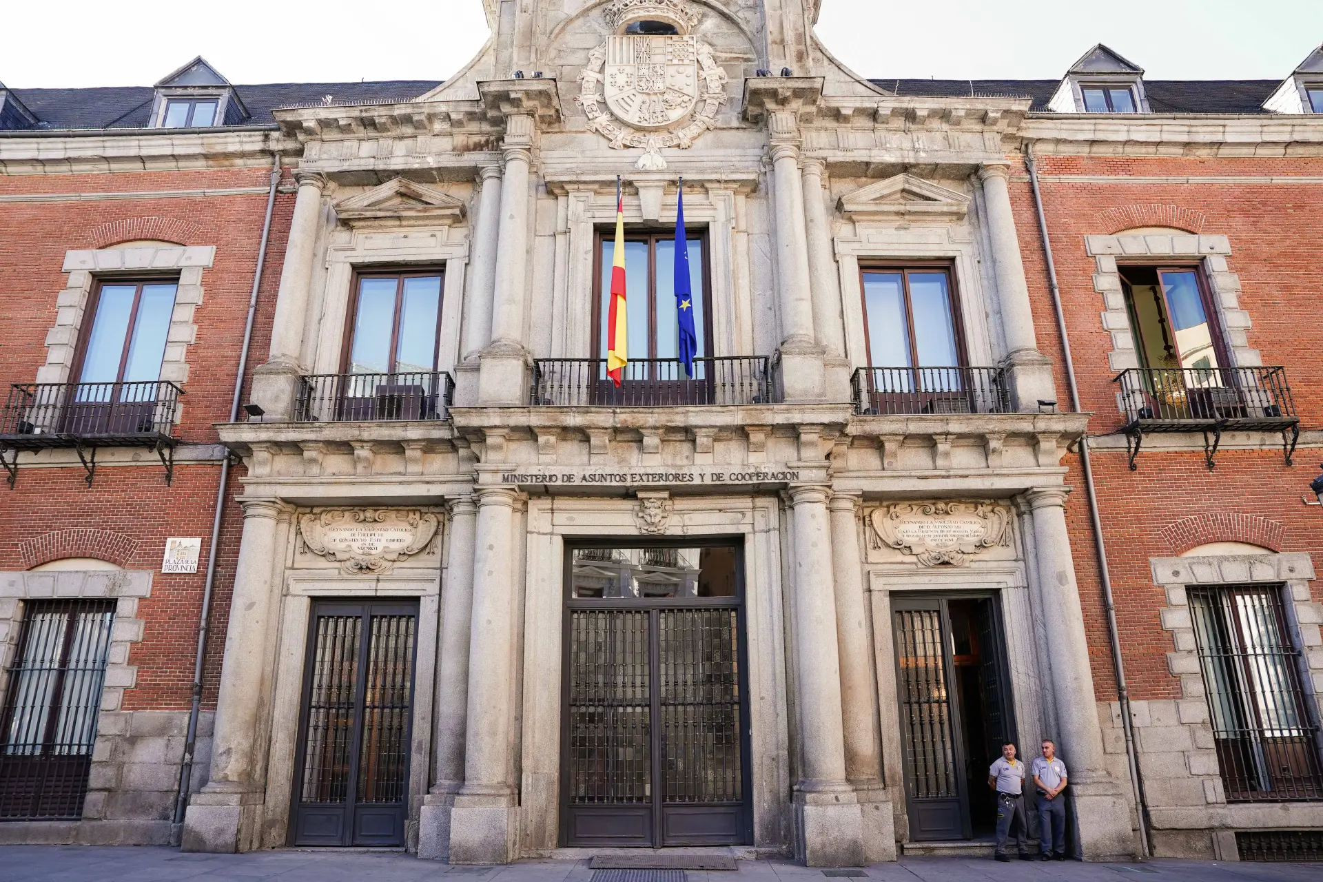 9月14日，中美雙方在西班牙馬德里就有關經貿問題舉行會談。照片中為會談地點外景。(新華社)