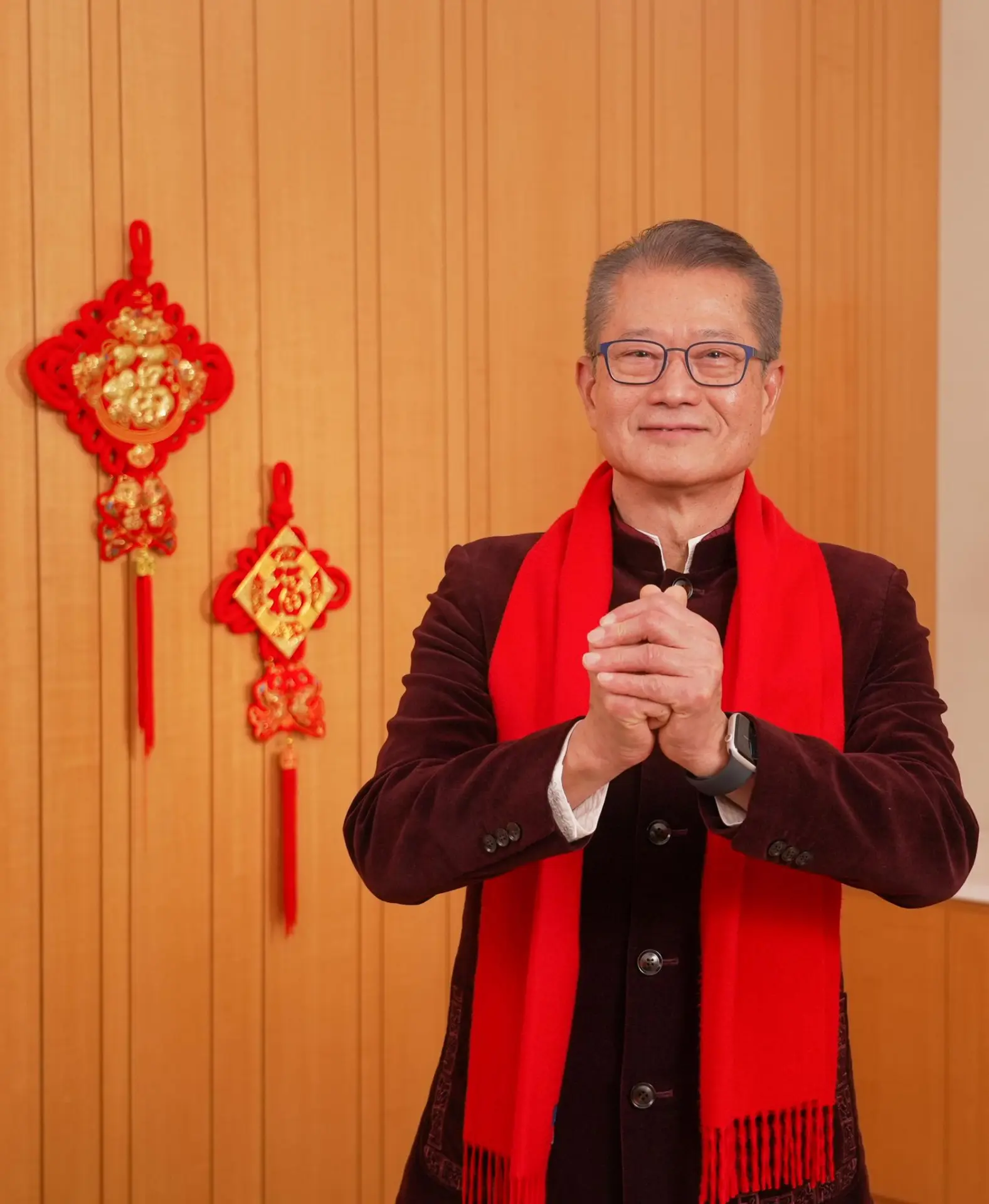 陳茂波表示，受惠於金融市場表現帶動稅收增加，本財政年度經營帳目有望錄得盈餘，這將是過去數年赤字後首次重返盈餘。(圖：陳茂波 Paul M.P. Chan@FB)