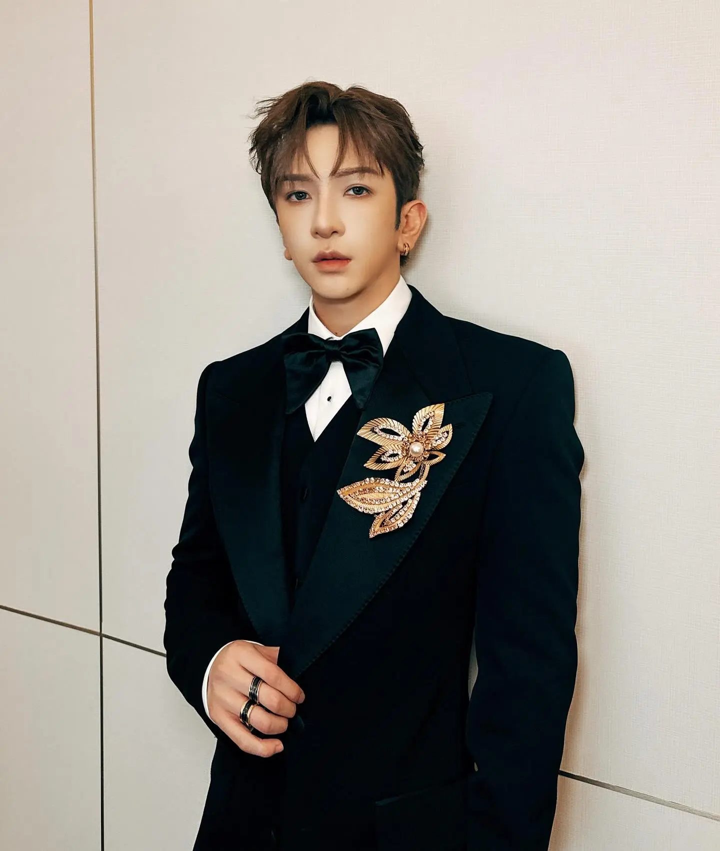 早前AL 前往韓國拍攝團綜時，曾有算命先生指出他與aespa 成員Karina 命格相似。(圖：盧瀚霆的Facebook專頁)