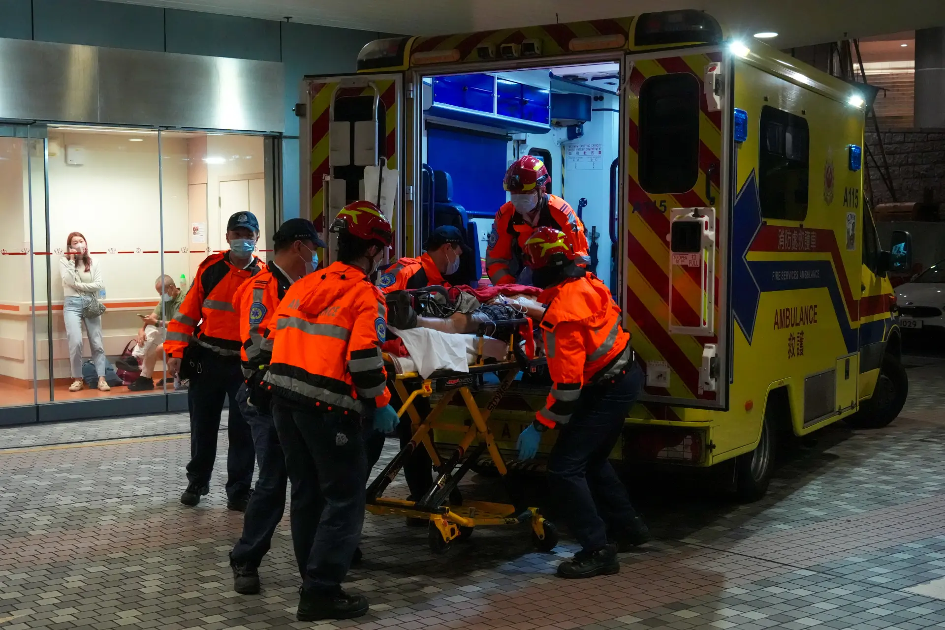 特區政府強調，獨立委員會並非調查火災的唯一機制。  與此同步進行的還有刑事調查及死因裁判法庭的聆訊。  這種「三管齊下」的安排，確保了事件從刑事責任、民事責任到制度缺陷的多維度檢視。(圖：新華社)