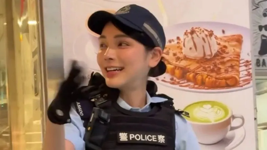 萬聖節蘭桂坊「仙氣女警」梁凱程爆紅 網民：影佢嘅人多過 cosplay 正職大律師兼前模特兒的封面圖片