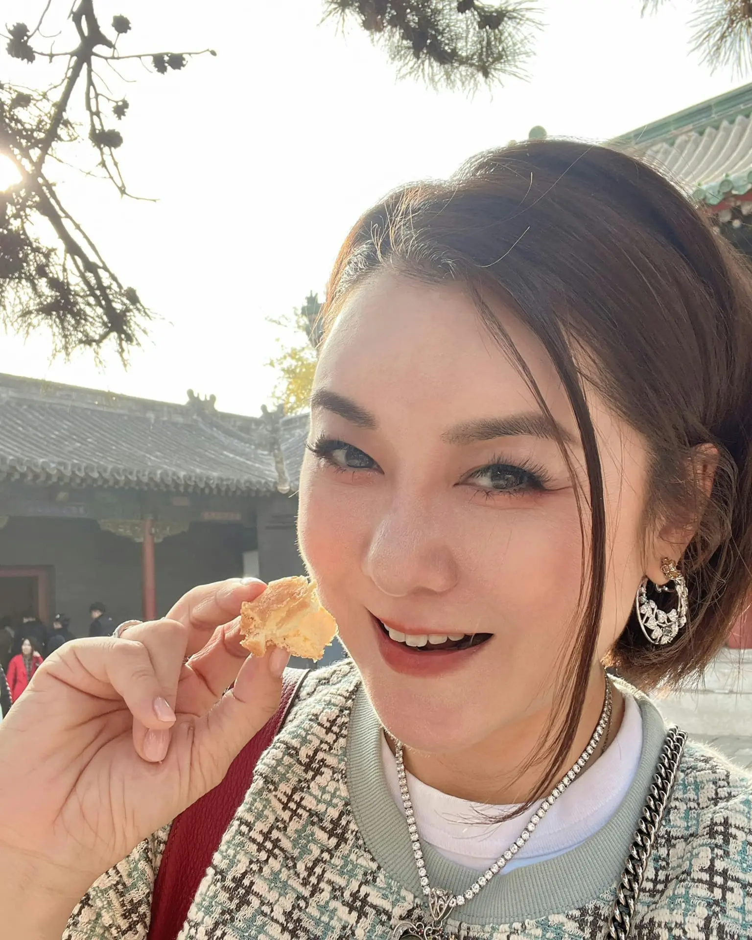 她曾自信大讚自己「揀好男人有一手」，認為對方是極好的人，即使緣盡也不妨礙成為相知相守的終身好友。她坦言自己並非外界所見的「傻大姐」，反而在擇偶方面頗有眼光。(圖：Lanchi陳淑蘭@FB)