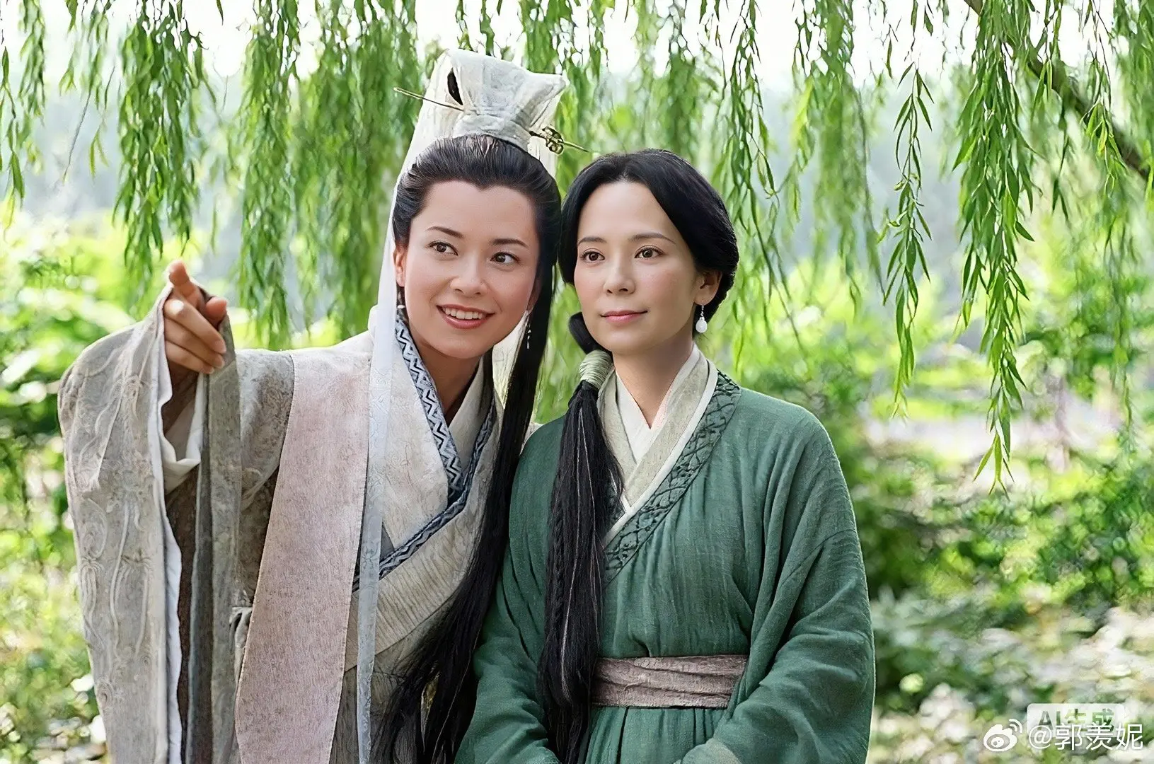 久未拍劇的郭羨妮，此次還參演了備受矚目的電影版《尋秦記》，她飾演的「琴清姑娘」更是勾起無數觀眾的集體回憶。電影公司早前釋出一張 AI 生成的廿幾年前後「琴清」對比照，網民驚嘆她容貌幾乎沒有變化。(圖：郭羡妮@微博)