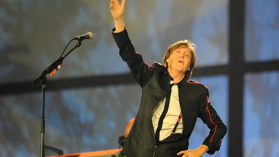 英國傳奇樂隊披頭士成員、素食倡導者保羅麥卡尼聯署反對，強調「植物基」等標注已足夠清晰，此舉更關係地球生態，而英國雖已脫歐仍可能受影響。（示意圖來源：images）