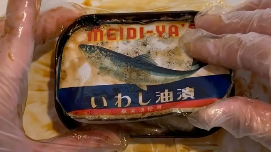 日本女網友開箱50年前罐頭，裡面的沙甸魚為何能如新鮮出廠？的封面圖片