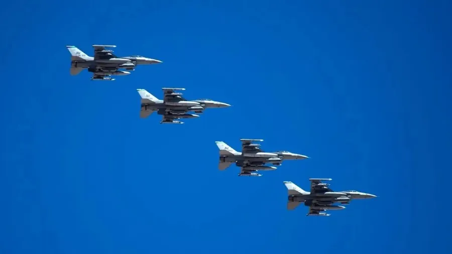 阿拉斯加防空識別區攔截事件 美軍F-16攔截俄圖-95轟炸機全程曝光的封面圖片