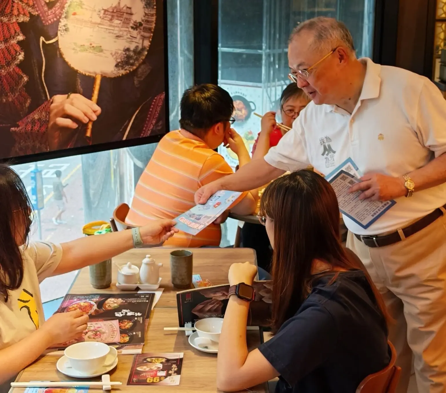 2003年「倒戈」的田北俊，與張宇人在議會曾經是親密戰友，但近年因為撤銷榮譽主席職位，導致田北俊等人退黨。張宇人說，雙方仍是朋友。 張宇人：「田北俊與我有數十年相識，我可以說覺得他又沒有轉變很多，我跟他應該還是好好的朋友。」 以自由黨身分從政這麼多年，他表示自由黨始終是愛國愛港、希望市民能安居樂業的政黨。(圖：張宇人 Tommy Cheung Yu Yan@FB)