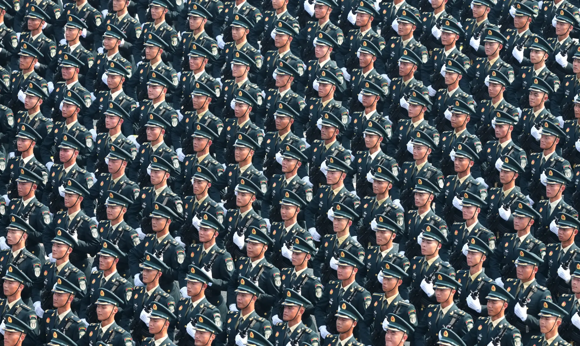 火箭隊接受檢閱。(新華社)