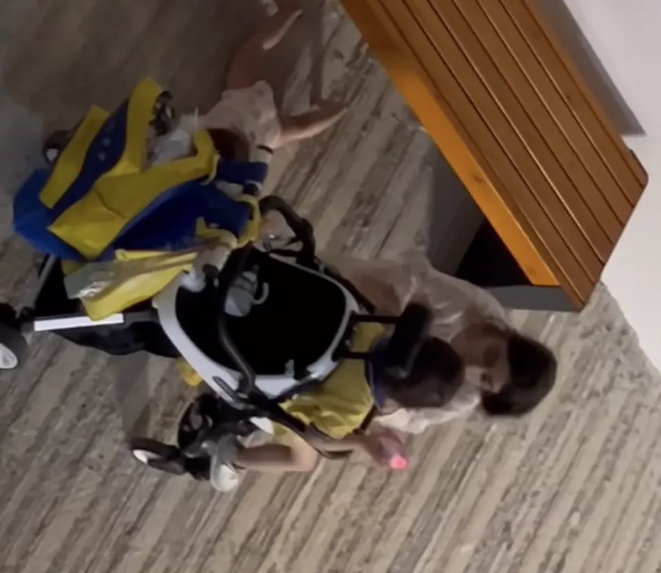 更讓公眾憤怒的是大廈保安的冷漠態度。拍攝影片的鄰居表示，發現情況後他第一時間向大廈當值保安員求助，卻遭到無情拒絕。​(圖：東張西望關注組@FB)