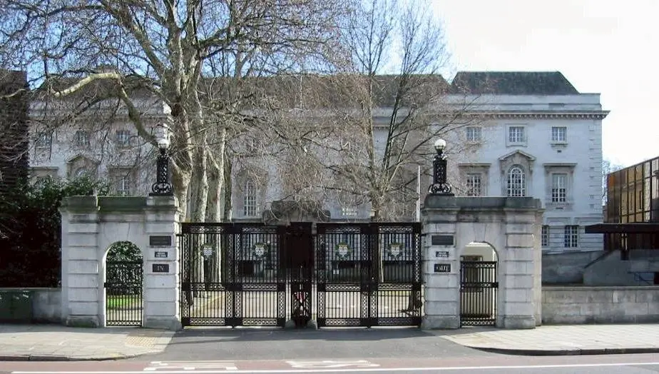 審訊案件的英國法院 網上照片