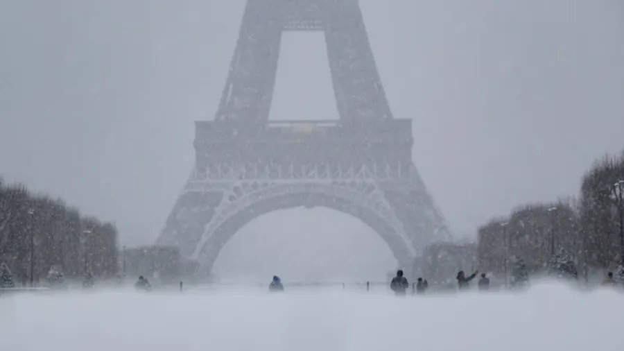 寒流席捲歐洲三日不絕，交通癱瘓六命殞落，極寒為何如此兇猛？的封面圖片