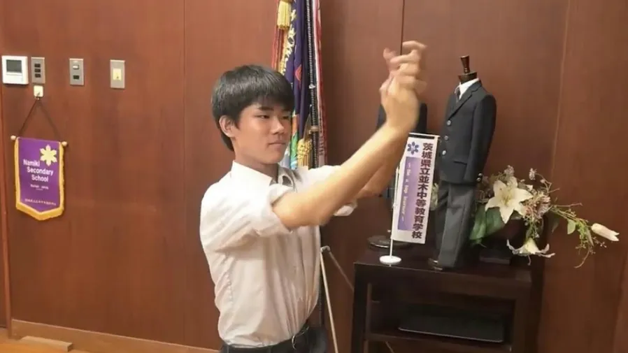 試過500種拍法才找到！日本高中生耗4個月研發最強拍手達117分貝的封面圖片