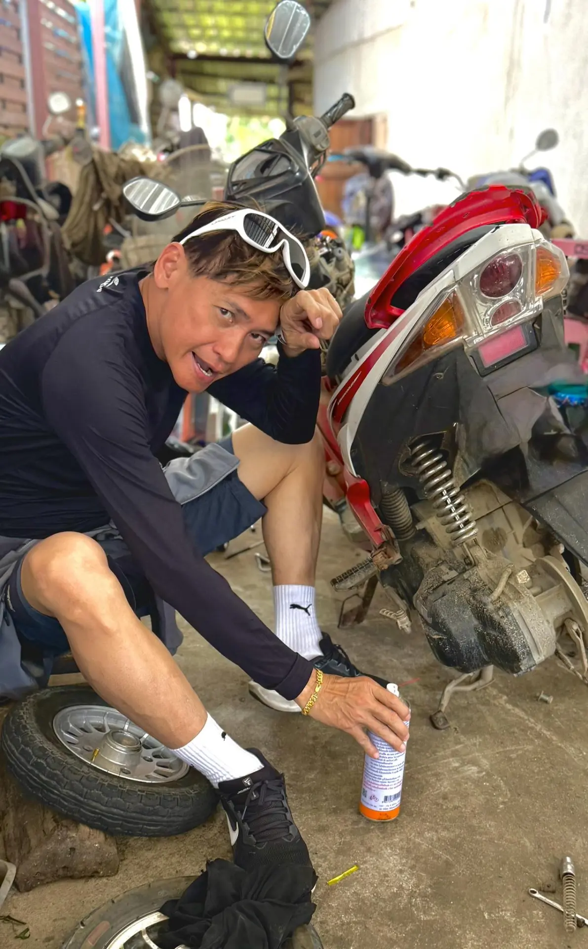 馬來西亞娛樂產業25日傳出震撼噩耗，當地重量級幕後推手、吉隆坡金河廣場「Mega Star Arena」創辦人黃志明，已於11月22日在泰國因重機車禍傷重離世，享年56歲。(圖：Paul Wong@FB)