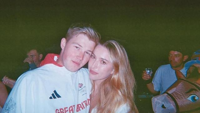 27 歲的伊芙・喬布斯即將嫁給 26 歲的奧運馬術金牌得主哈里・查爾斯，地點選在英國牛津郡，光是聽這陣仗就夠讓人驚訝的了，更別提這場婚禮的造價 —— 高達 670 萬美元！（來源：evejobs@IG）