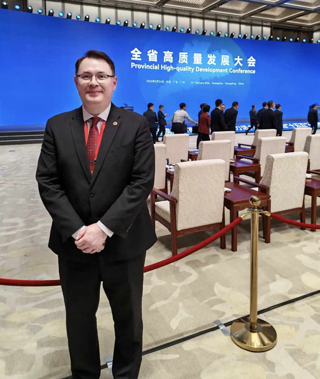 筆者受邀出席大會，深感此次會議既是對產業發展規律的精準把握，更是推動粵港深度融合、助力廣東高質量發展的戰略部署。(圖：莊守堃)