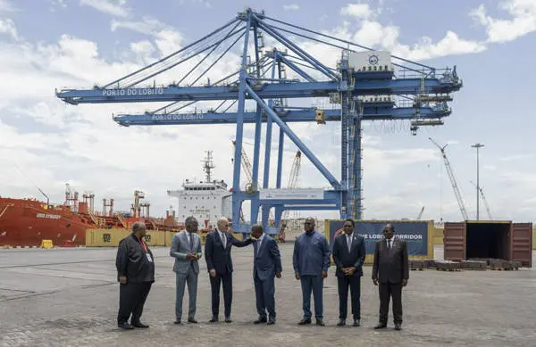 拜登在其總統任期內唯一一次訪問非洲時訪問了洛比托港口。美國駐華大使館