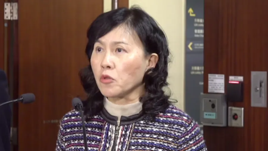 巴士強制安全帶暫緩推行 陳美寶承認法律條文有不足 的封面圖片