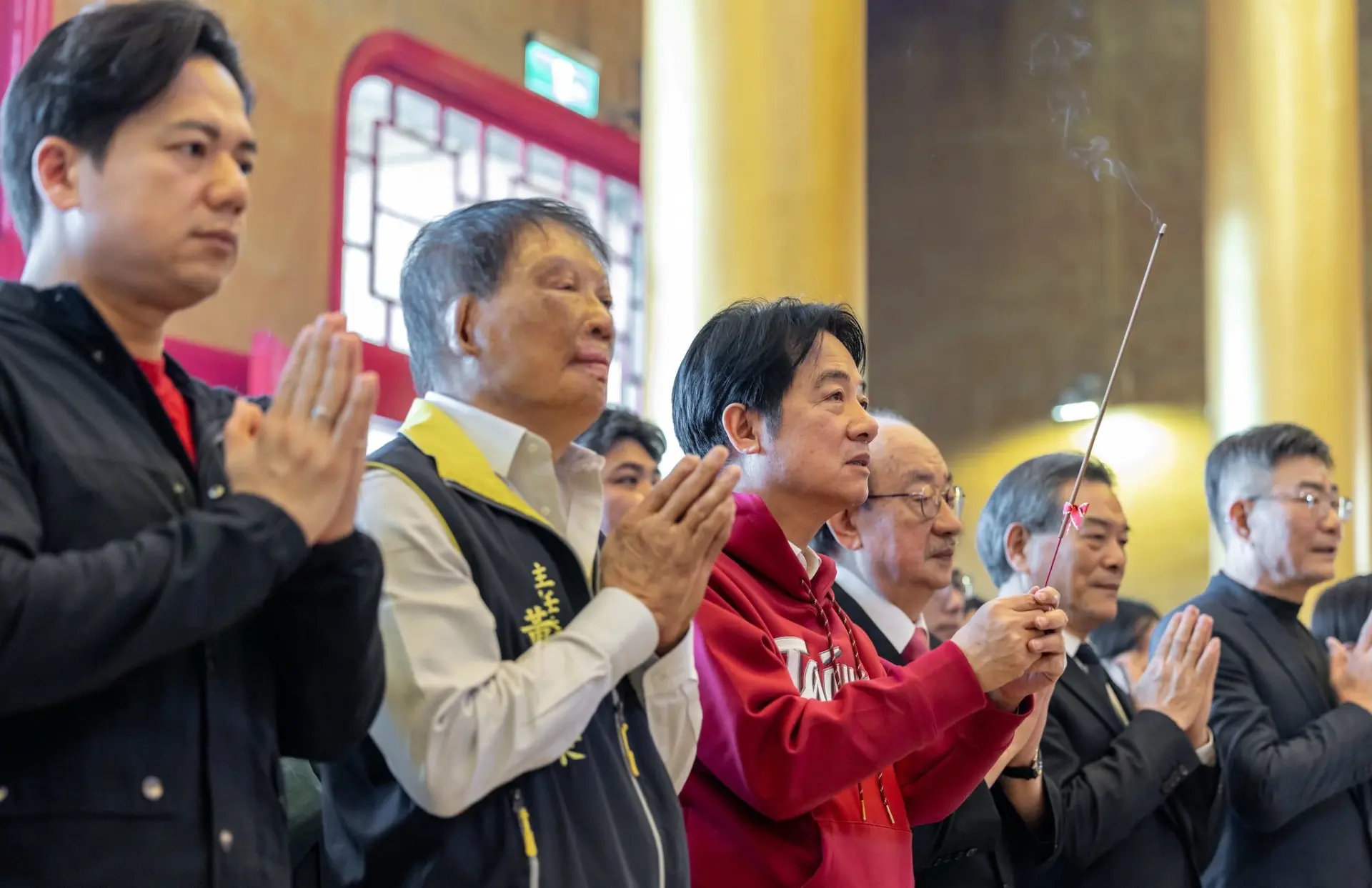 台灣目前最受威脅的狀態是，當民進黨當局逐步走向「台獨」，大陸就會對台採取「灰色地帶行動」，對台灣發動網路攻擊，再用成千上萬的漁船「封鎖」台灣海峽要道，讓美日難以軍事介入，對台灣社會產生巨大的影響與壓力。(圖：賴清德@FB)