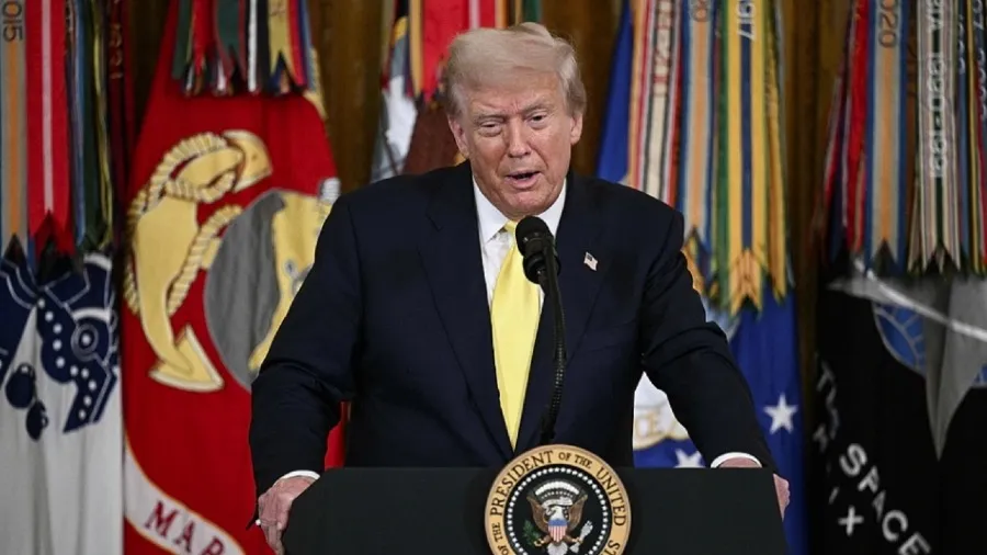 特朗普稱會晤普京無需以同意和澤連斯基會面為前提的封面圖片