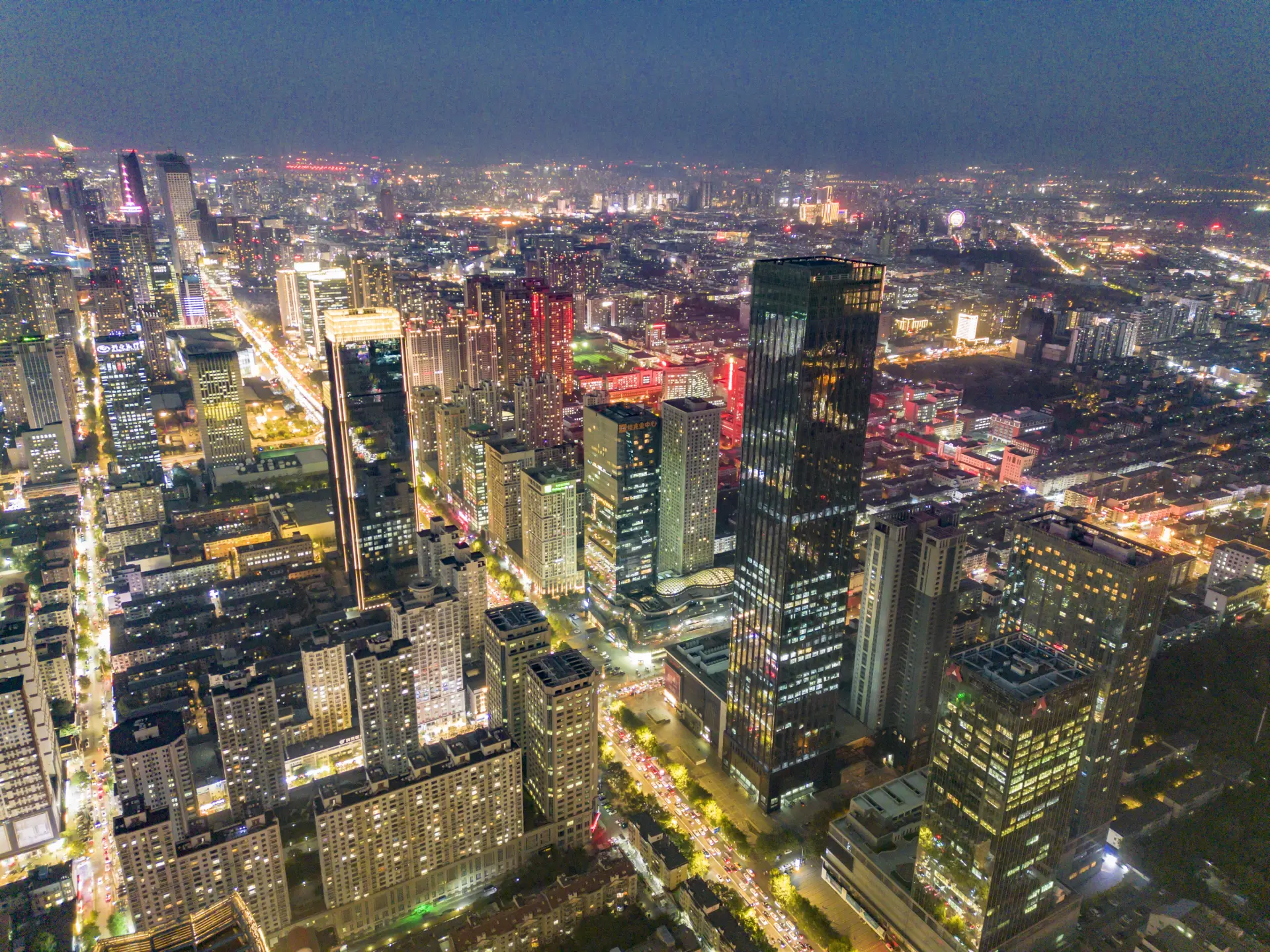 當香港企業願意主動走進遼寧、走進內地、走向「一帶一路」沿線國家，與這些具備技術與製造優勢的企業攜手面向更大的市場時，我們就有機會把香港的金融與專業服務優勢，轉化為實實在在的產業合作與民生改善。 (圖：遼寧省瀋陽市)