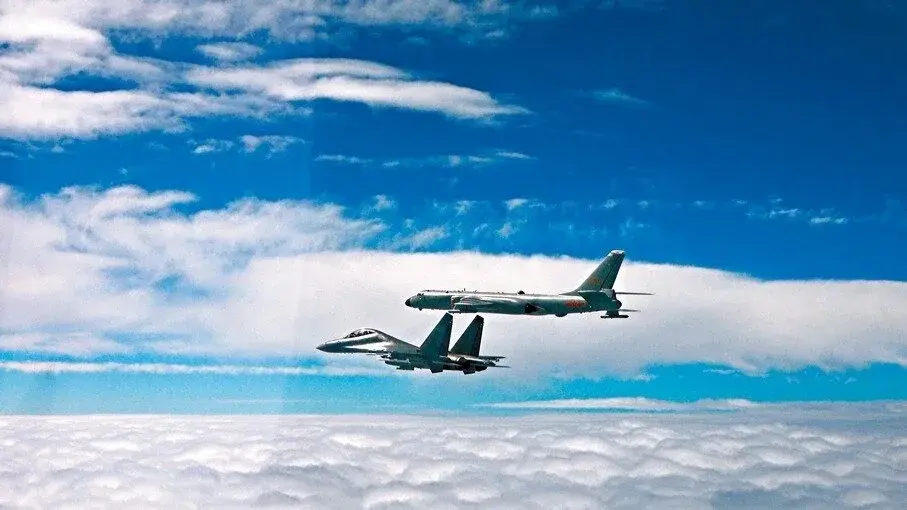 中俄戰機廿七日在日本海、東海、太平洋西部空域組織實施聯合空中戰略巡航。(新華社)