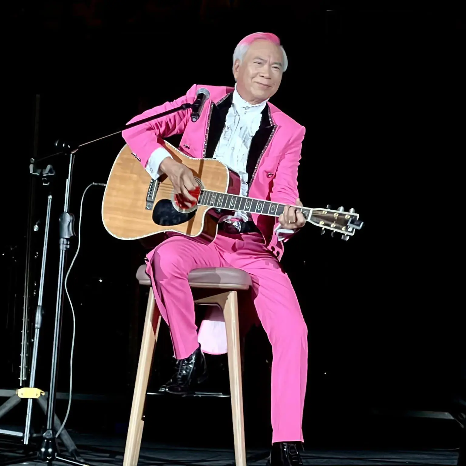 至12月29日，傳媒再次致電求證時，李龍基明確表示「不想再講」，形容當時心情「唔係叫差，不過唔係叫好」。被問及是否需要勇氣接受真相時，他以「感情要嚟就嚟，要走就走，係上天注定」作出回應。(圖：李龍基DragonKingLi @FB)