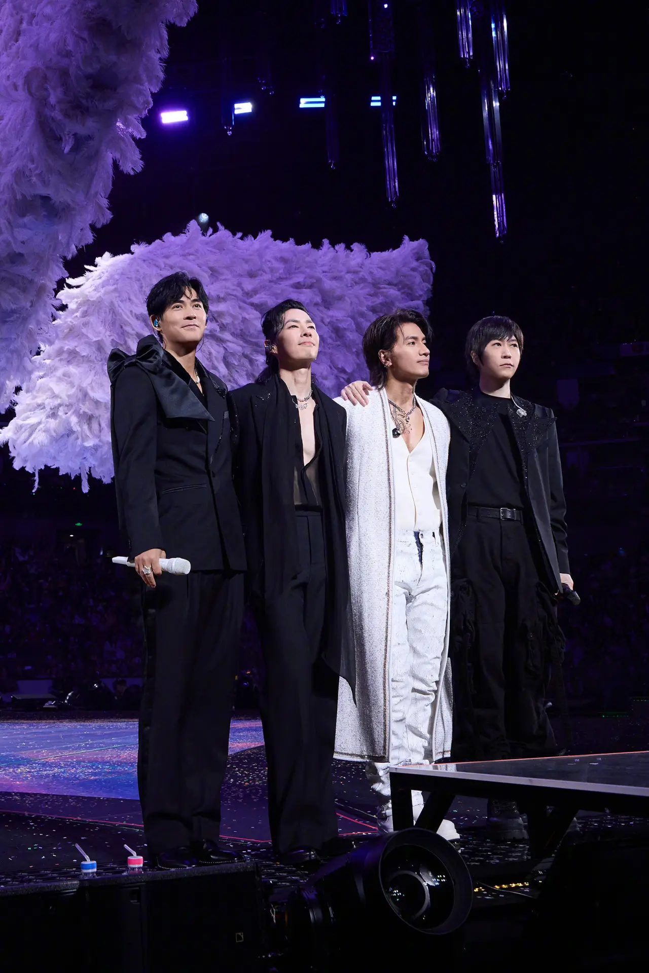 此次「F✦FOREVER恆星之城」上海站演唱會共舉辦四場，自12月19日開跑以來，因F3與阿信的強強聯手掀起一波回憶殺，場場爆滿。(圖：阿信@微博)